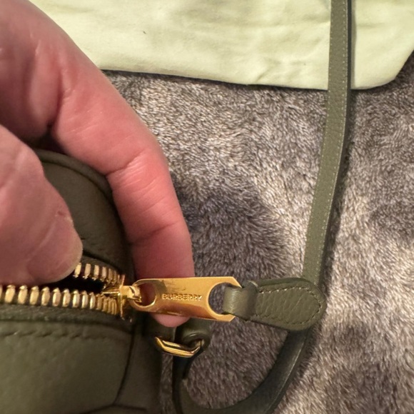 NWT authentic Burberry crossbody purse - Picture 6 of 13